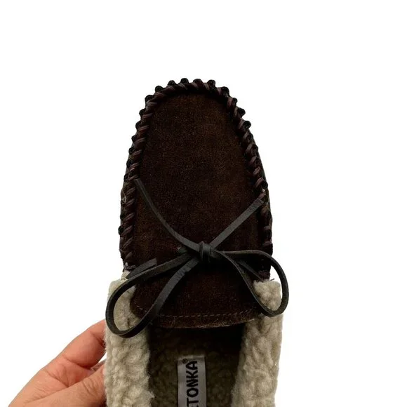 Minnetonka Mens Moccasin Slippers Size 10 Chocolate Suede Upper Faux Fur Lining - Picture 7 of 16